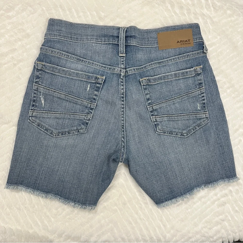 Ariat Blue Denim Jean Shorts Perfect Rise Boyfriend‎ 25 5 inch inseam nwot